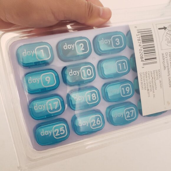 North American Blue 31 Day Large Pill Organizer Pop Out Compartments - Picture 3 of 8